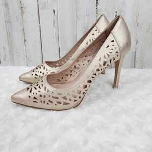 BCBGeneration Harrah Pumps Gold Size 9
